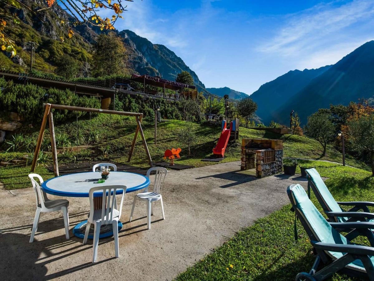 マローネ In A Green And Relaxing Atmosphere With Pool And Stunning Lake Viewヴィラ エクステリア 写真
